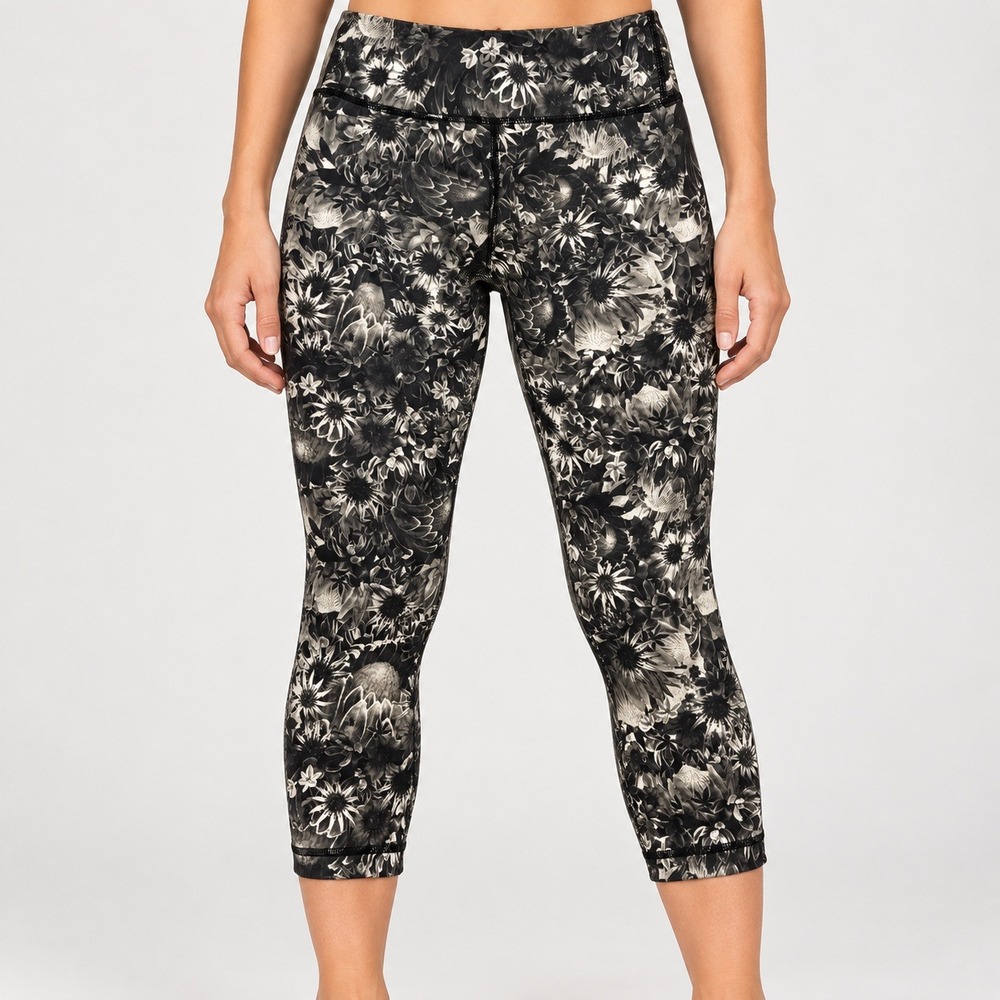 Lululemon Floral Protea Print Cropped Leggings Black White Size 2